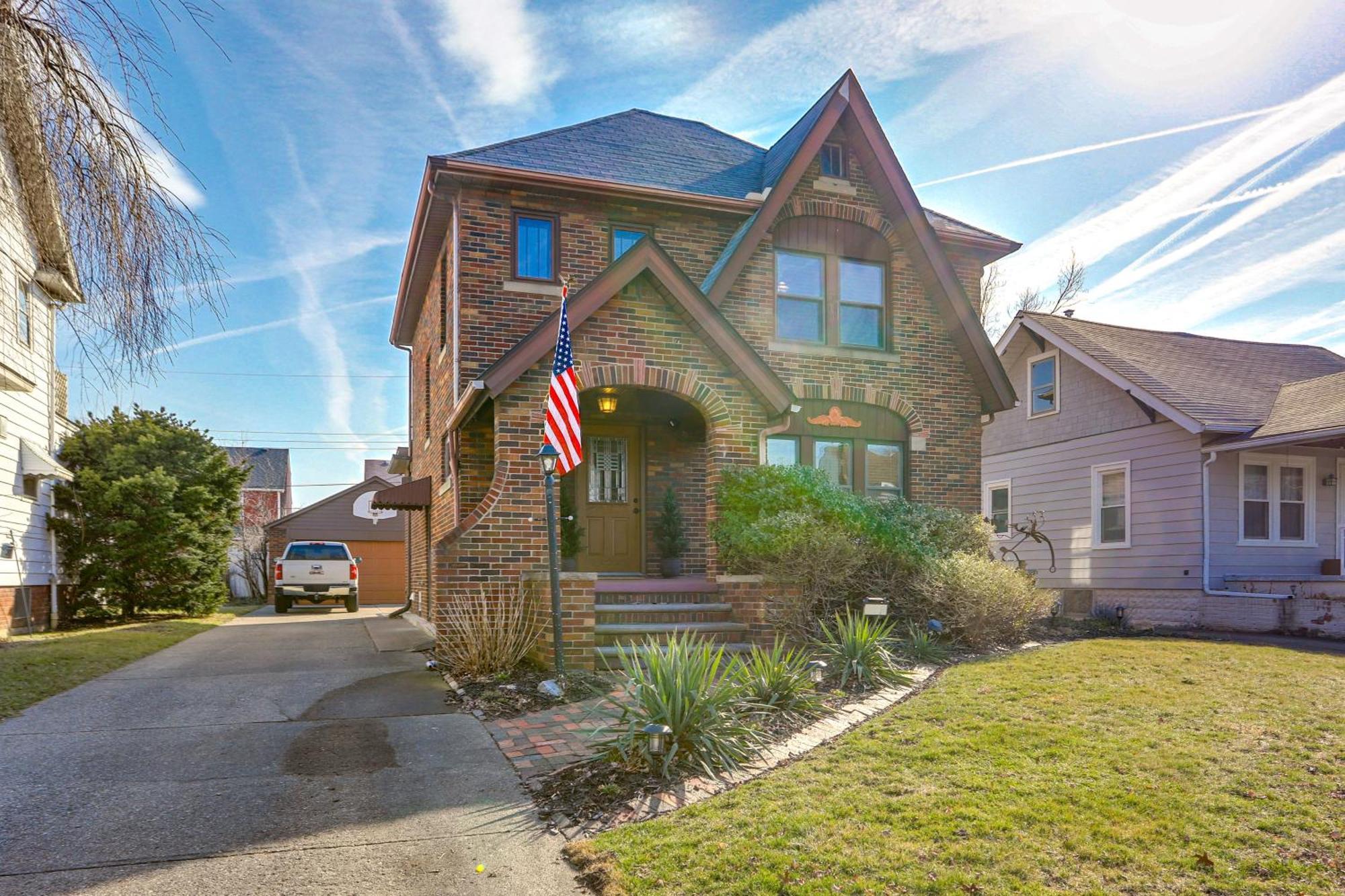 Historic Lorain Home Walk To Lake Erie! Exterior foto